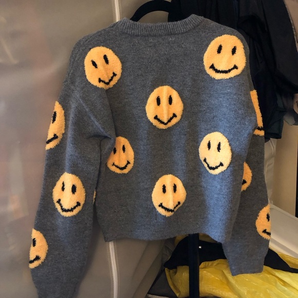 NWOT Grey Lab Happy face Grey sweater - Picture 2 of 3